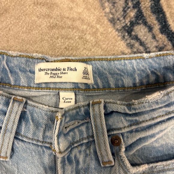 Abercrombie & Fitch Light Wash Jean Shorts - Picture 3 of 3